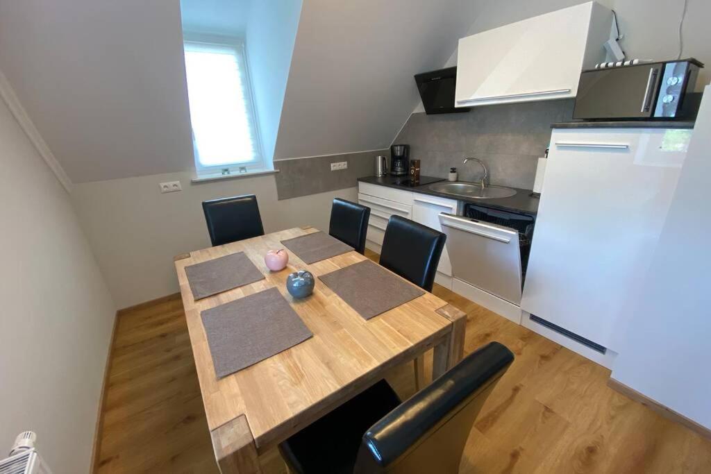 Schoene Drei Raumwohnung. Hell,Stilvoll, Gemuetlich. Borna Exteriér fotografie